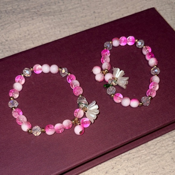 Rapunzels Lily Flower Pink Beaded Bracelet NEW - Picture 2 of 6